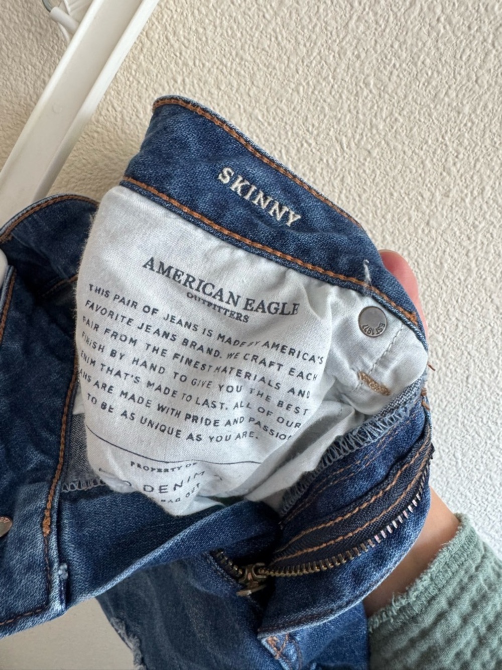 American Eagle Outfitters Women’s Ripped Skinny Jeans - Dark Blue - Picture 7 of 7